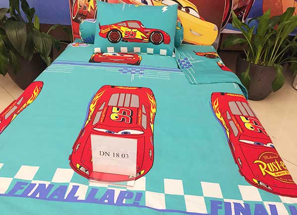 Bộ chăn ga gối Sông Hồng dòng Disney DN1803