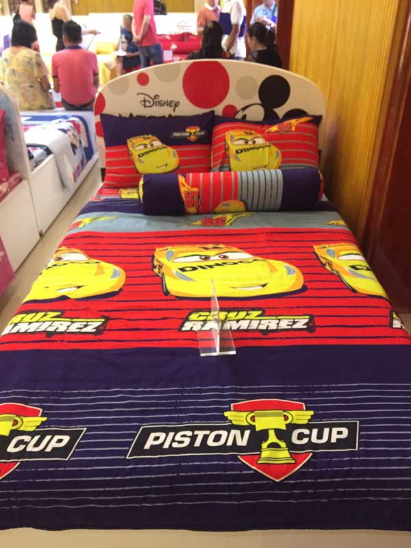Bộ chăn ga gối Sông Hồng dòng Disney DN19015